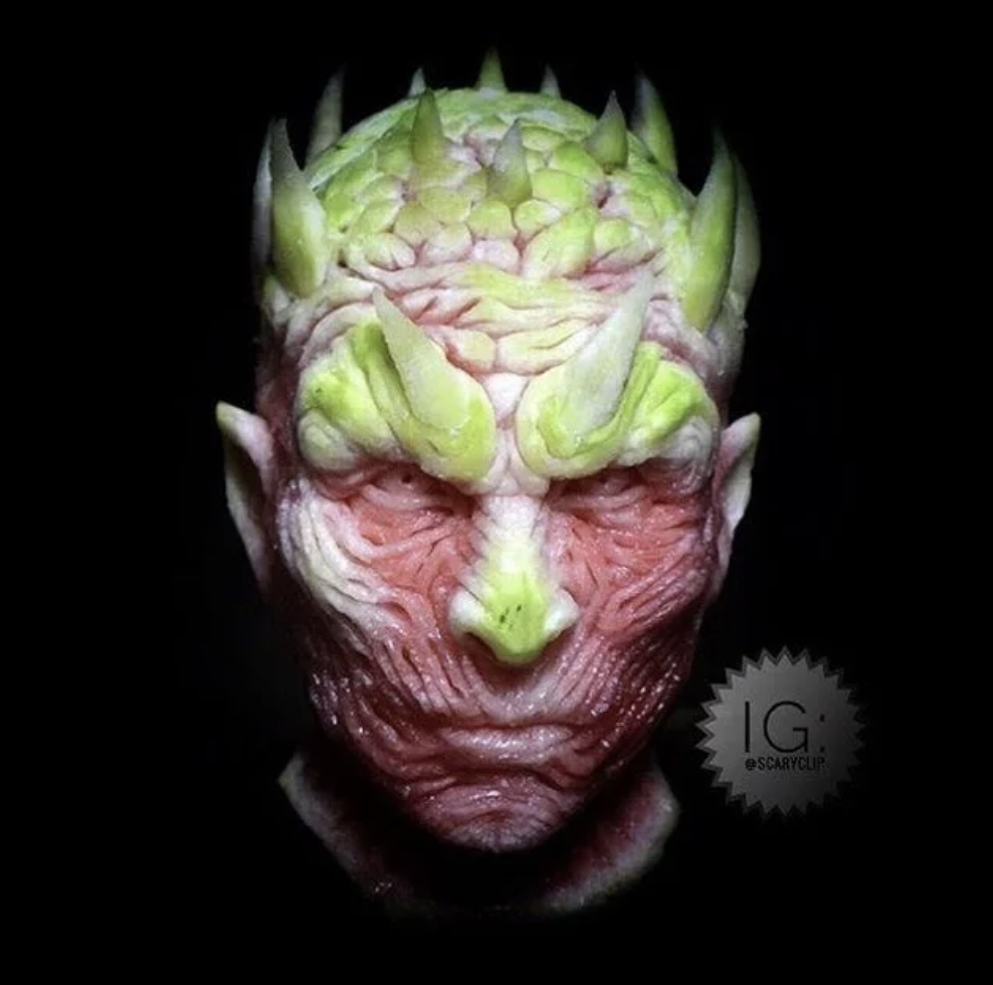 fascinating and terrifying photos - fruit carving - Ig Scarycli