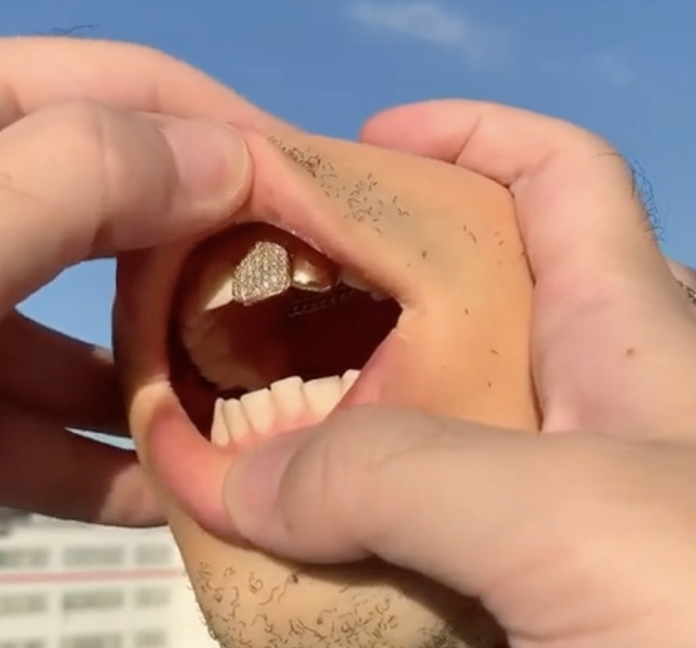 terrifying pics - mouth coin purse