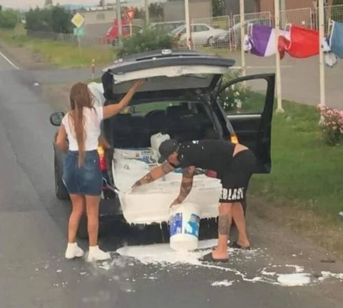 people having a bad day - car wash - Blas