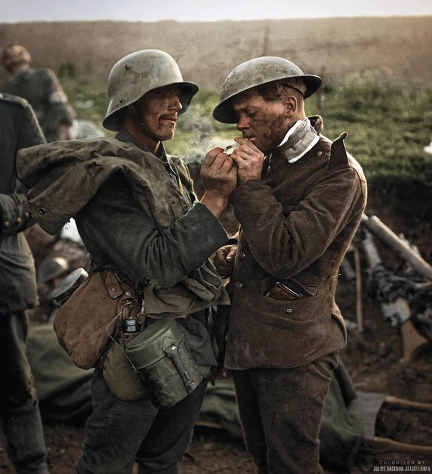 fascinating photos - soldier cigarette - Namiyernsve? Wywnove Sa Colorized By