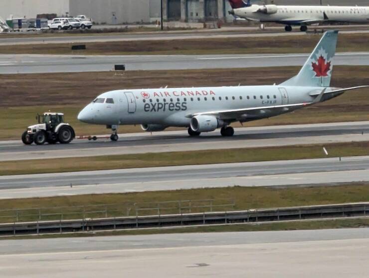random pics for your daily dose - airline - Air Canada . express