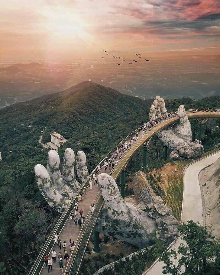 awesome pics and cool thigns - golden bridge wietnam
