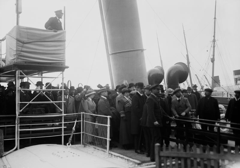 rare titanic photos aftermath - Titanic