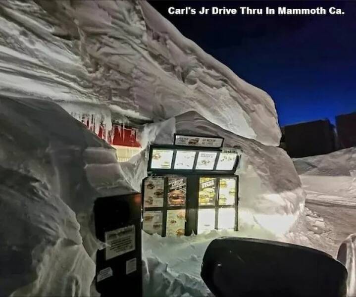 cool random pics - snow - Carl's Jr Drive Thru In Mammoth Ca. $708