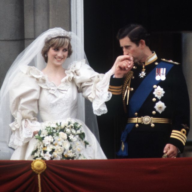 Famous love stories actually creepy - prince charles and diana wedding