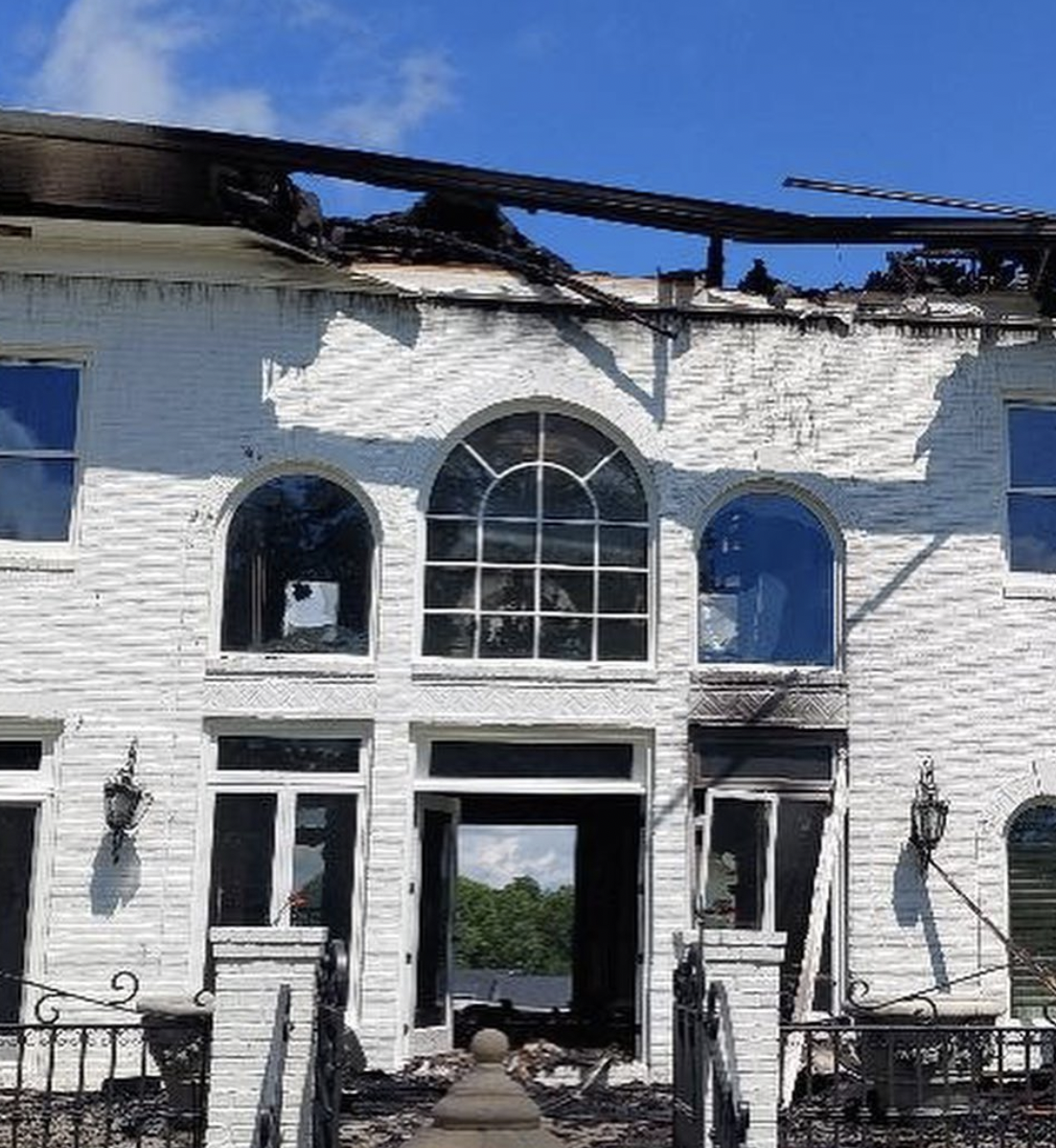 cursed zillow photo - fire damaged tennessee mansion - Smaranthus
