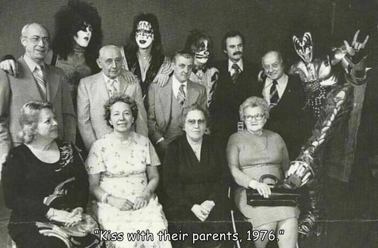 cool random pics - kiss band with their parents - M "Kiss with their parents, 1976.