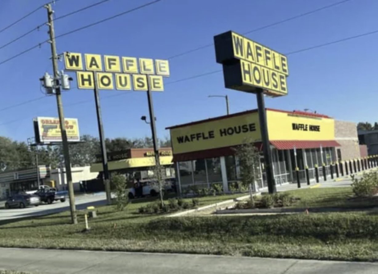 Dumb pics - real estate - Waffle House Waffle House Waffle House Waffle Se