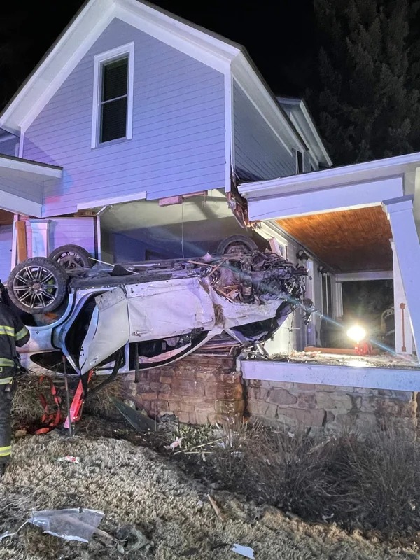 funny and wtf fails - boulder car crash into house - Ly