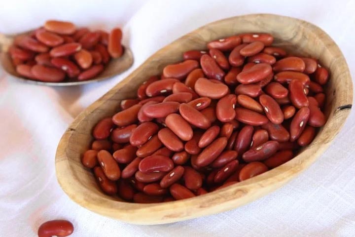 Not boiling dried kidney beans long enough. The lectin causes red blood cells to clump together causing nausea, comiting, and diarrhea.