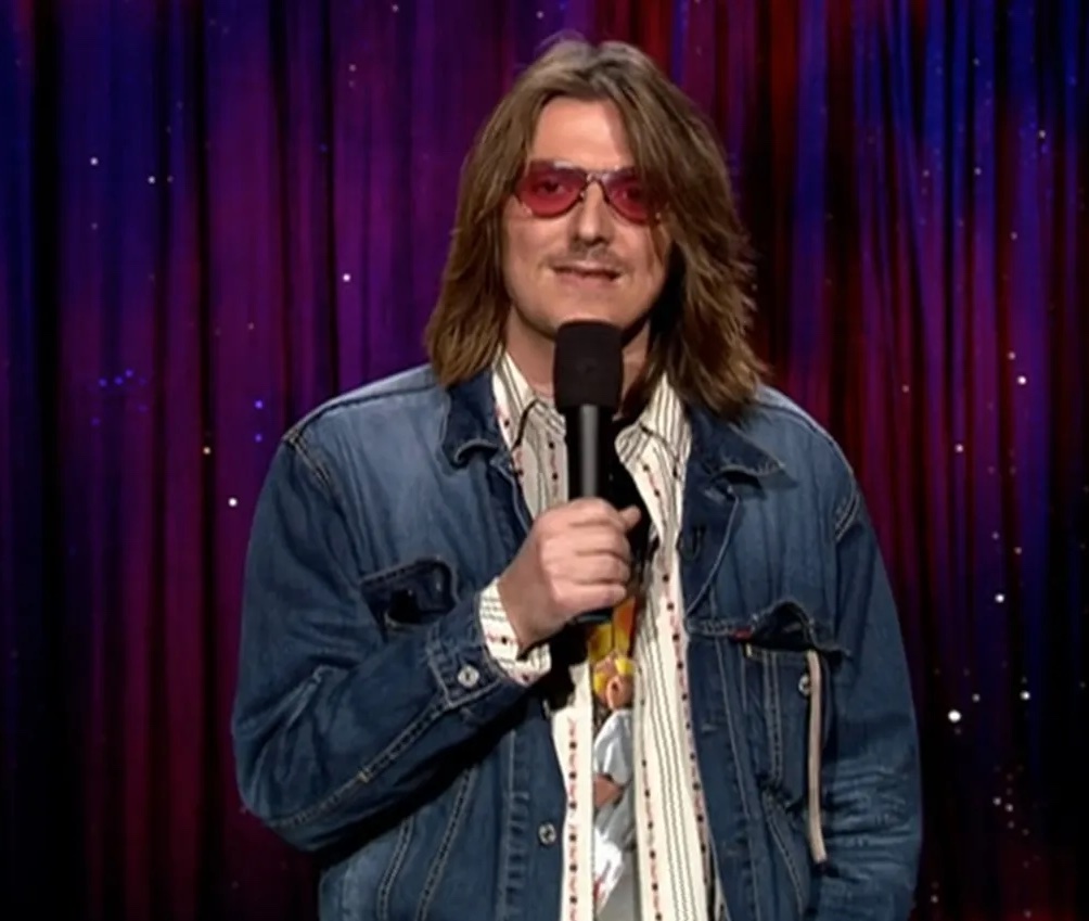 Mitch Hedberg: So, I sit at the hotel at night and I think of something that’s funny. Or, If the pen is too far away, I have to convince myself that what I thought of wasn’t funny. -Icy-Farm-9362