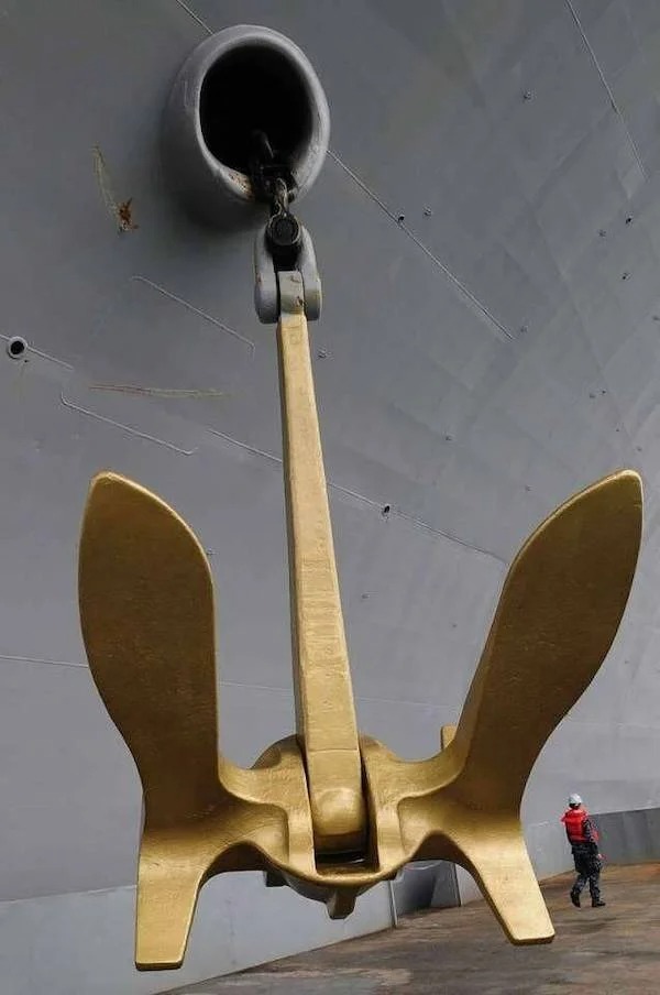 absolute units - huge anchor