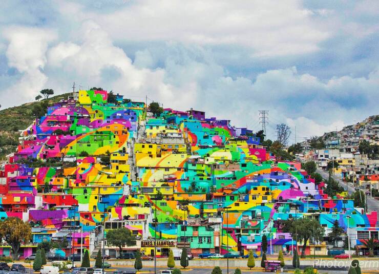 cool pics and photos - colorful town in mexico - jame Lar Ee Rines Illant Ber Crow Photo Germ