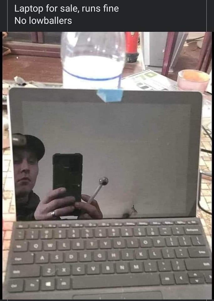 trashy pics - netbook - Laptop for sale, runs fine No lowballers C N