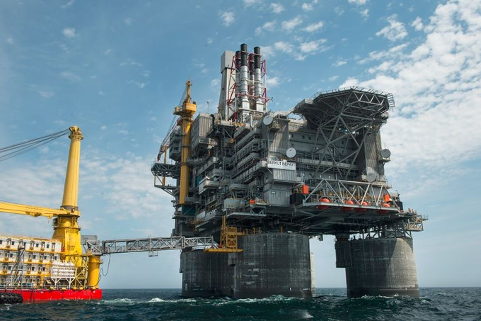 deep-sea oil rigs - berkut oil rig