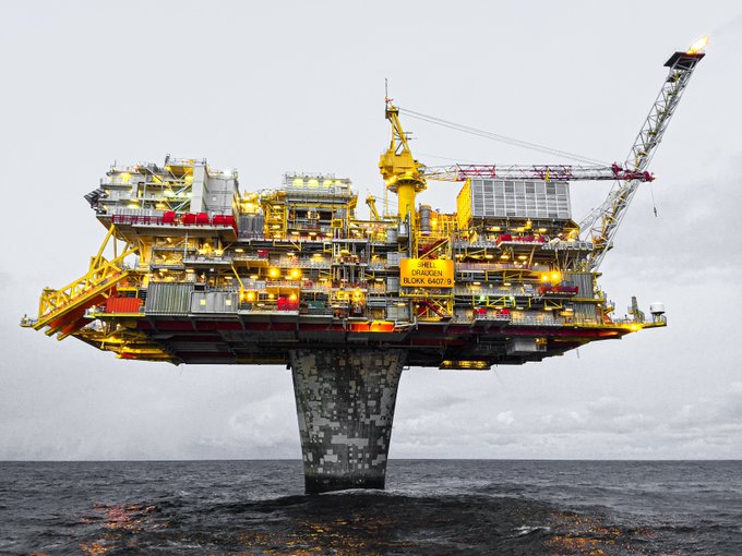 deep-sea oil rigs - promenade lookout jetty
