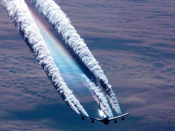cool random pics - plane wake turbulence