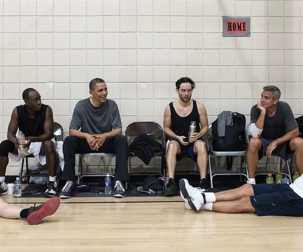  Don Cheadle, Barack Obama, Tobey Maguire and George Clooney after a hoop session 