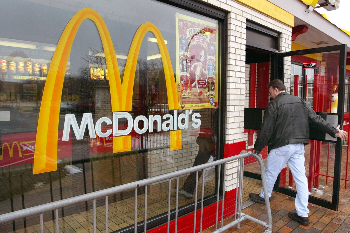 overrated companies - san francisco mcdonald's - M Mce Ho Mc Pindud McDonald's Chach