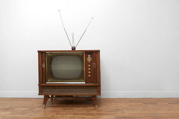 ask reddit 90s things - console tv with rabbit ears