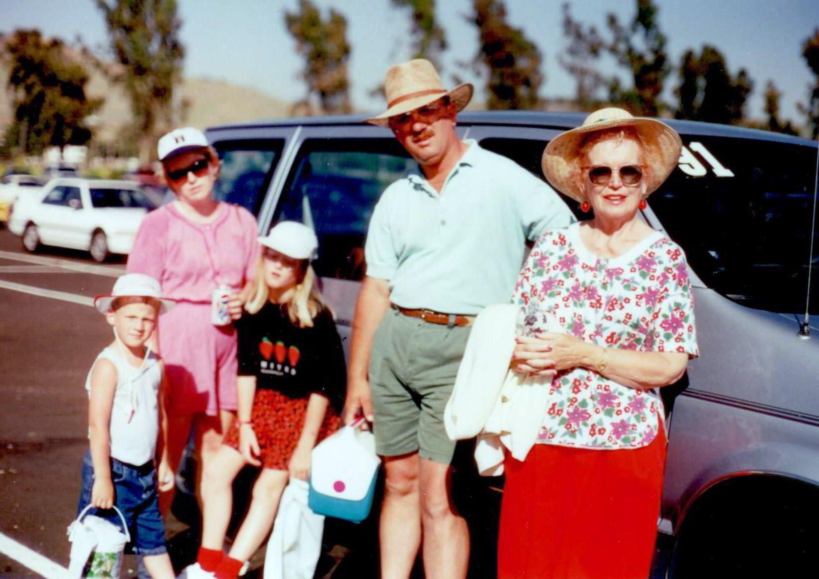 ask reddit 90s things - family vacation in the 90s