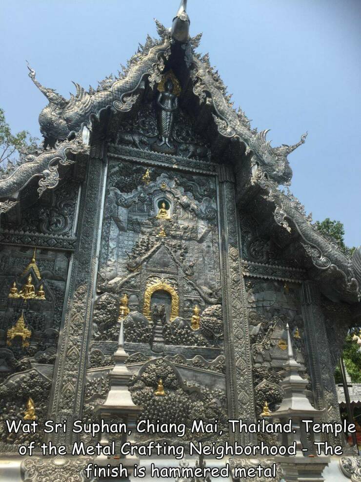 cool random pics - wat ngoen foundation - Wat Sri Suphan, Chiang ai, Thailand. Temple of the Metal Crafting Neighborhood The finish is hammered metal