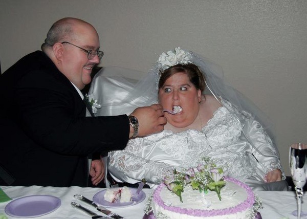 Wedding Photographers Failed Marriages - fat wedding cake meme