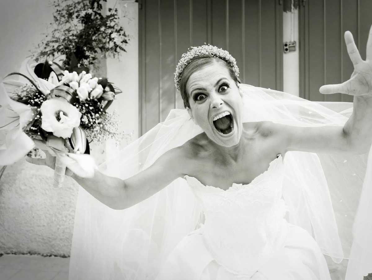 Wedding Photographers Failed Marriages - wedding crazy bride - So
