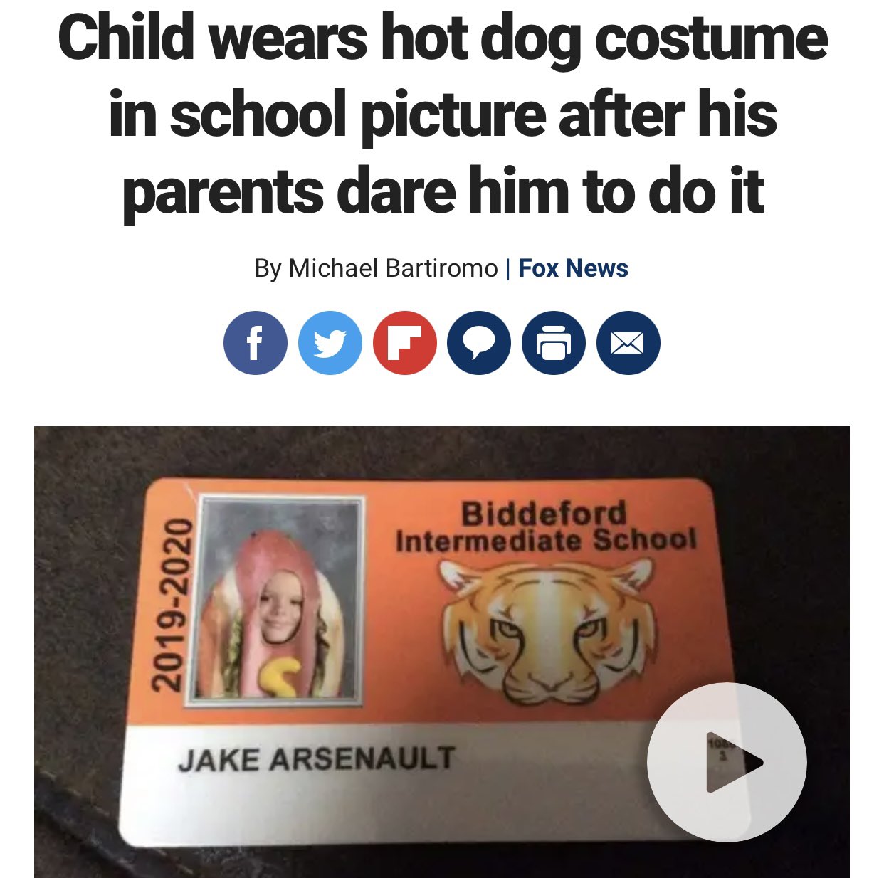 dudes posting their Ws - media - Child wears hot dog costume in school picture after his parents dare him to do it 20192020 By Michael Bartiromo | Fox News Foo f va Biddeford Intermediate School Jake Arsenault