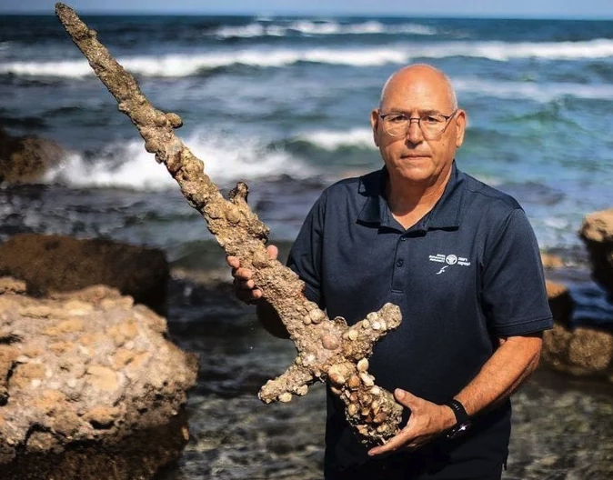 cool pics - 900 year old crusader sword was discovered off israel's northern coast in october 2021