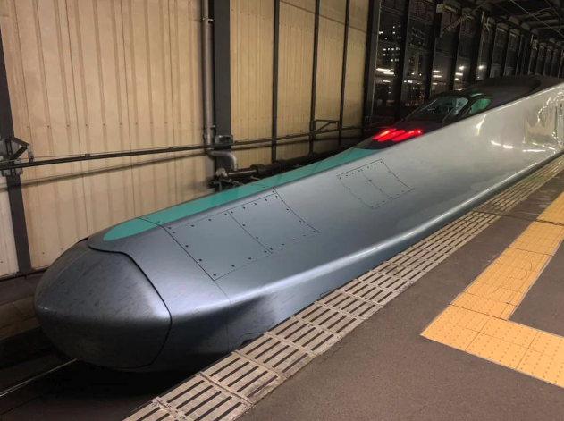 ALFA-X - An experimental Japanese bullet train with a top speed of 400km/h