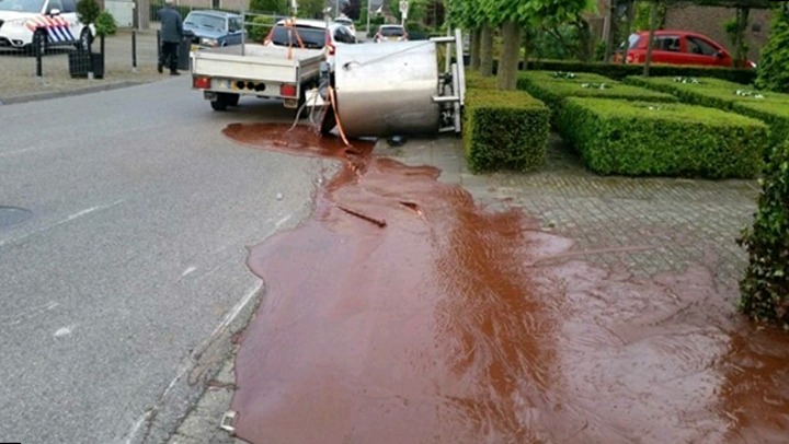 400kg of spilled chocolate