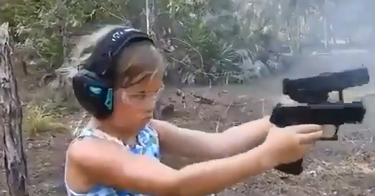 A young girl seen dual weilding and firing pistols has sparked debate on <a href="https://twitter.com/TheFigen_/status/1688649211409993728" target="_blank"><b><u>Twitter</b></u></a>.