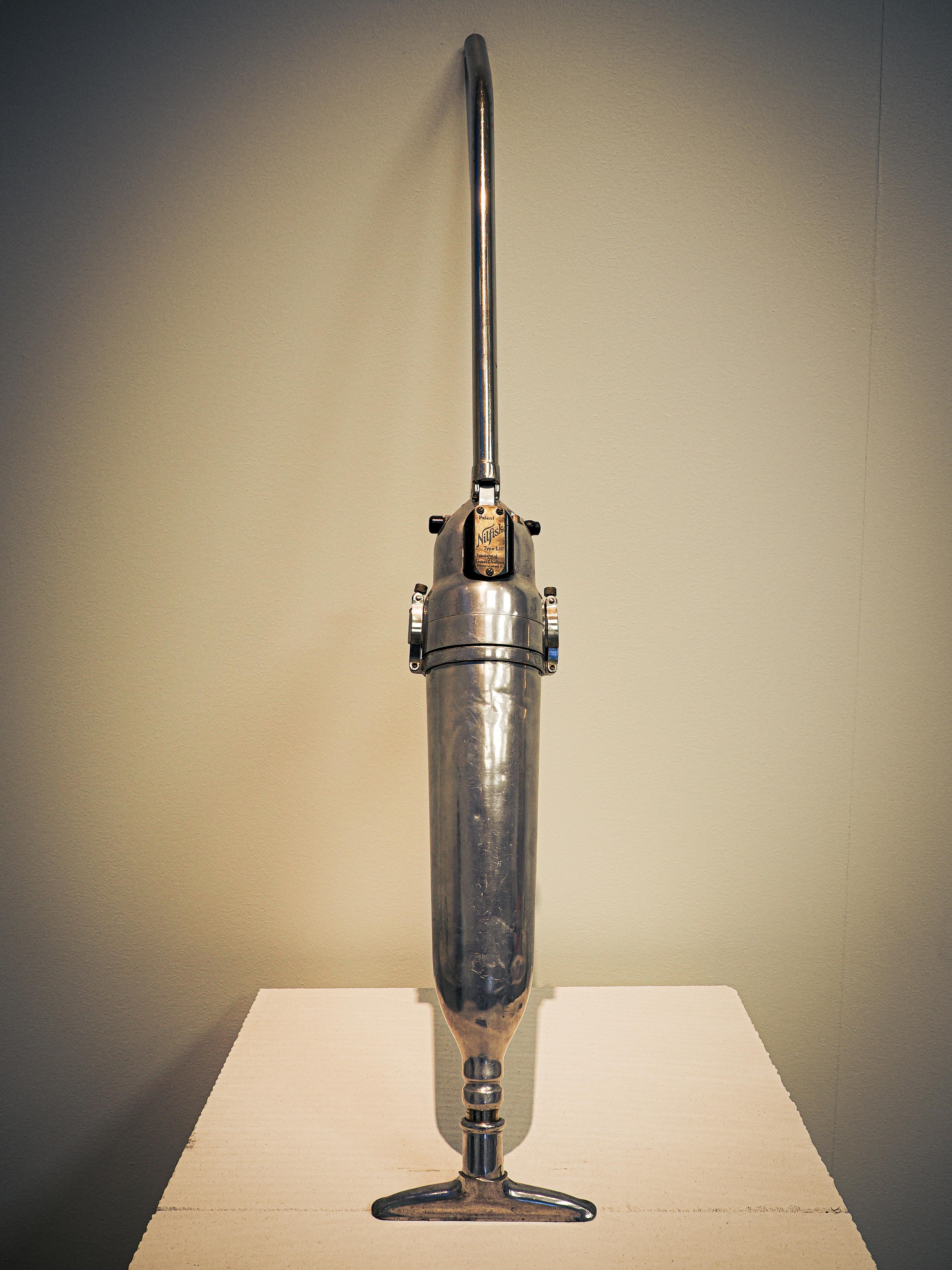 A 1922 Nilfisk vacuum cleaner in the Kopenhagen Design Museum