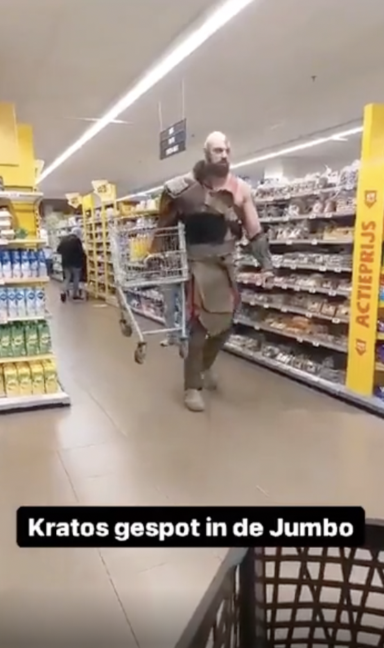 Kranos cosplayer disrupting grocery store. 