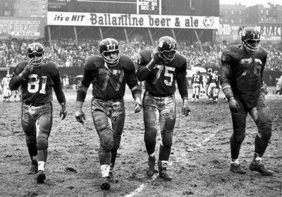 26 Old Time Football Pics That Show How Far the NFL Has Come
