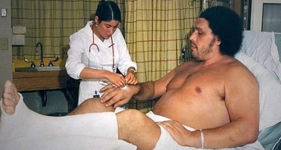 An insane size difference between Andre the Giant and a nurse.