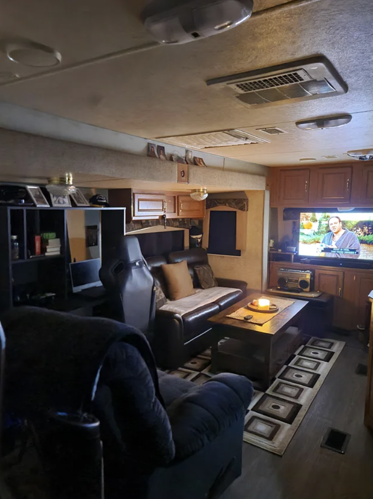 20 Man Caves and Male Living Spaces That Are Actually Pretty Cool