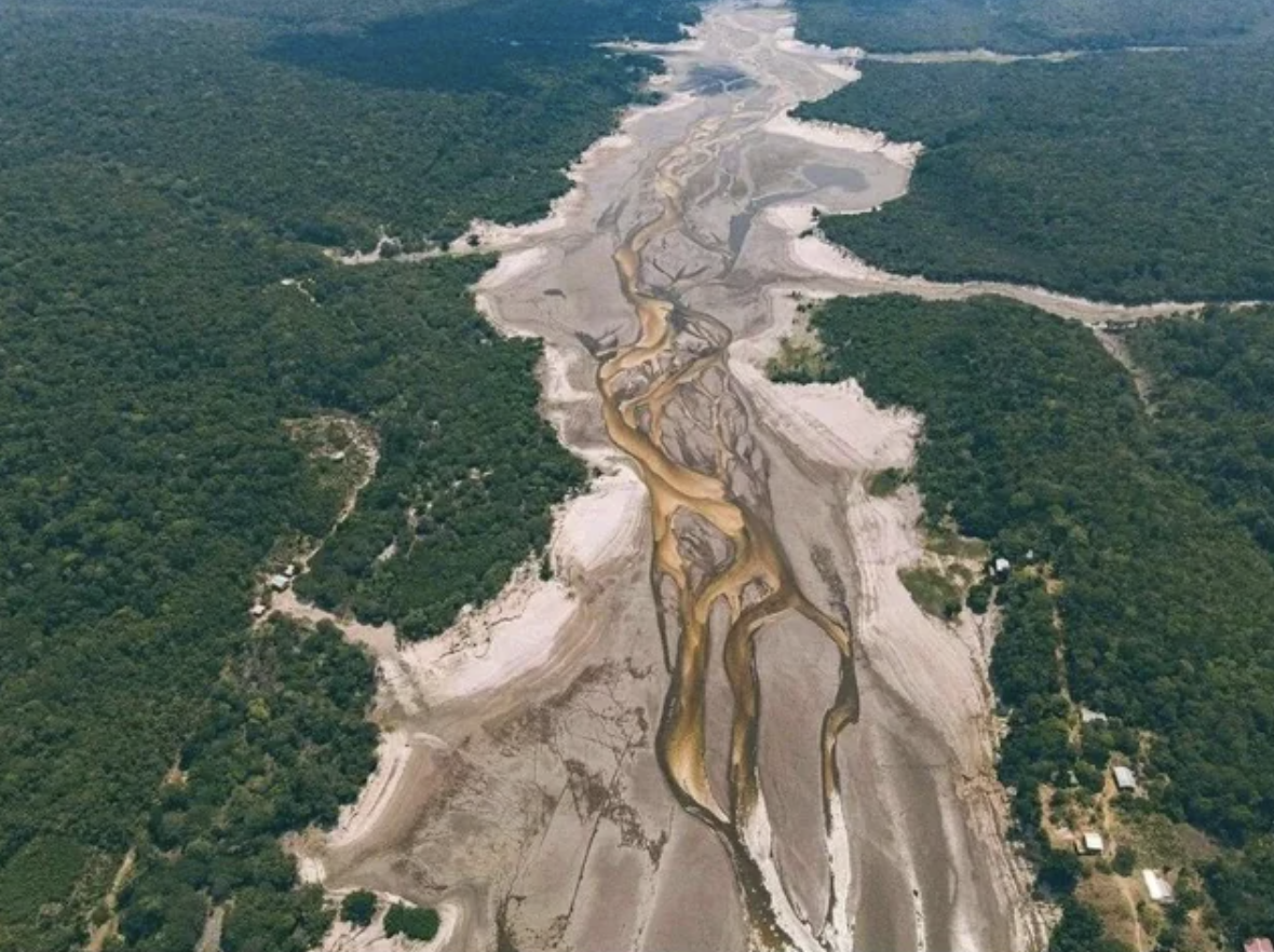 Current photo of the Black River in Brazil.