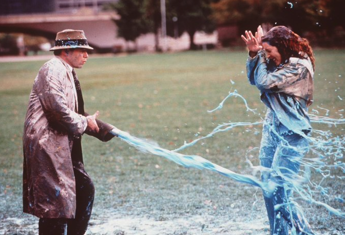 21 Funny Behind-the-Scene Pictures From Iconic Films and Shows