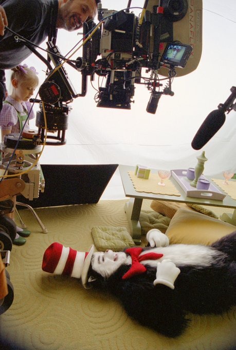 24 Unserious Behind-the-Scene Photos From Movies and TV 