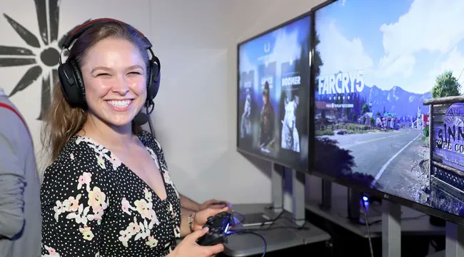 35 Iconic Photos of Celebrities At Game Console Launch Events 