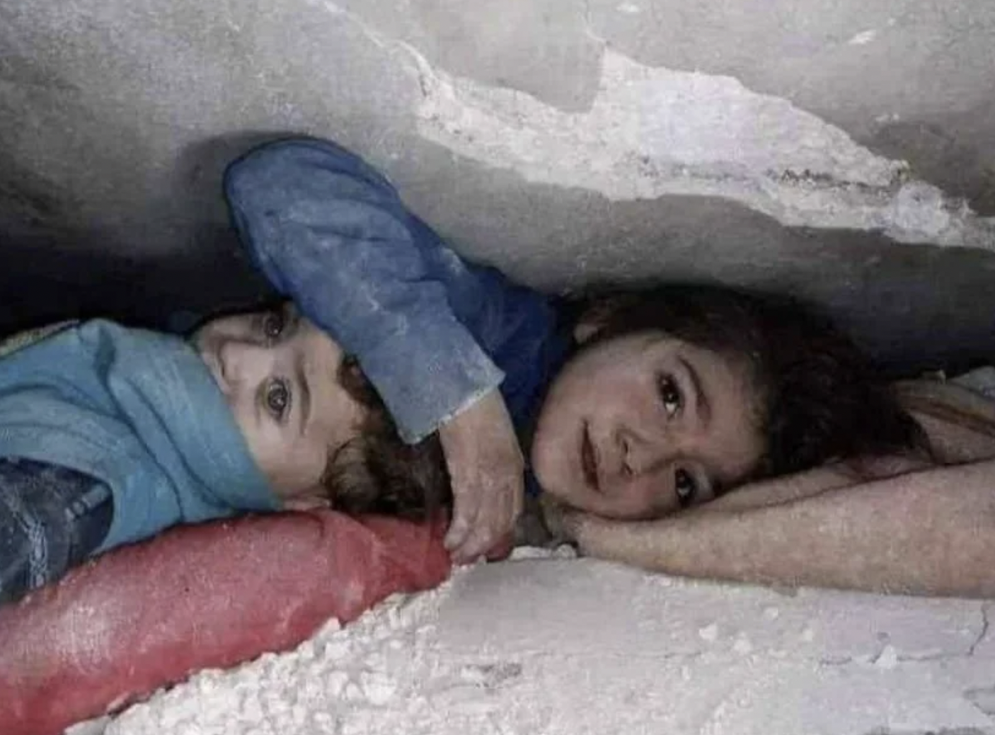 syrian girl protecting her brother