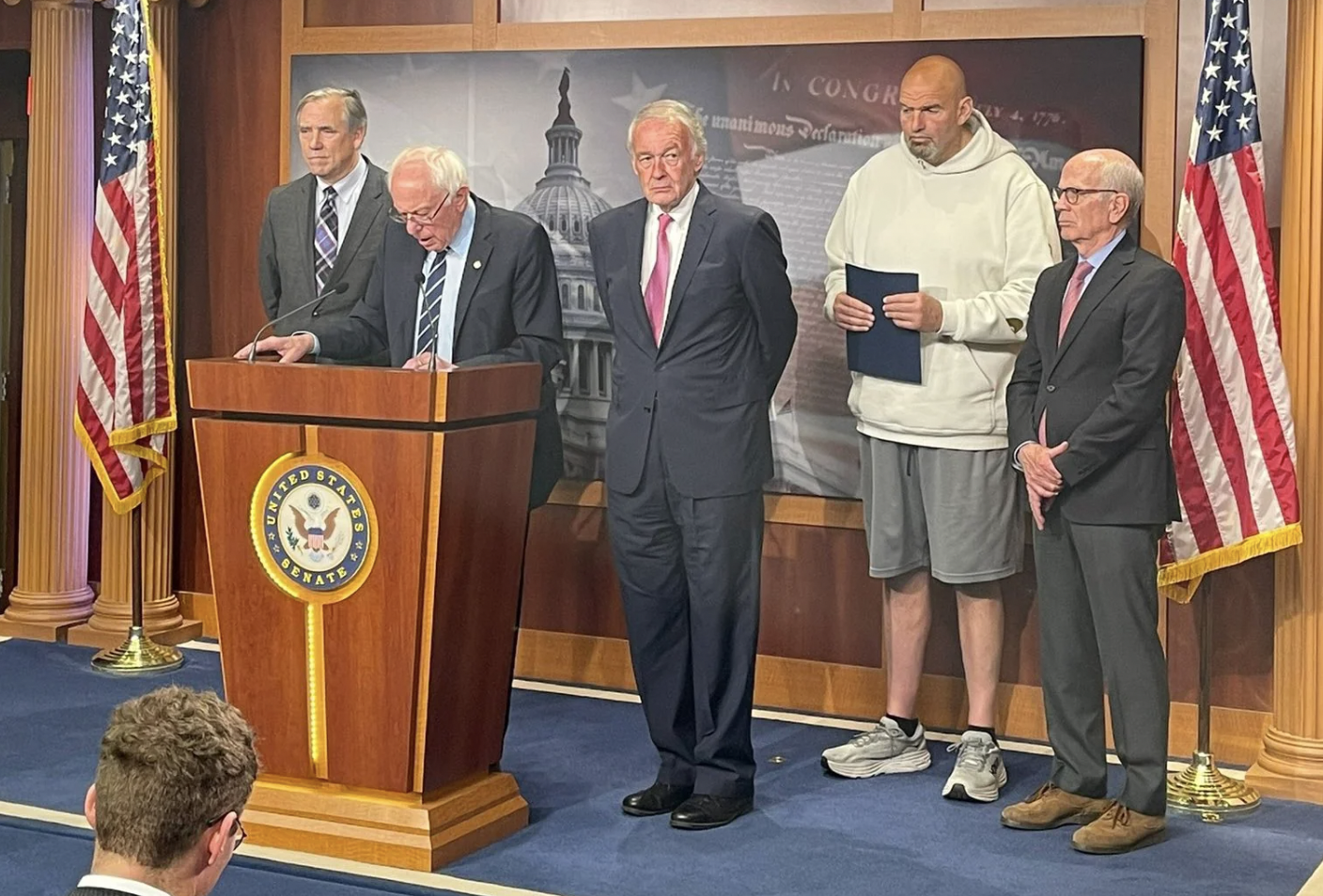 fetterman in shorts press conference