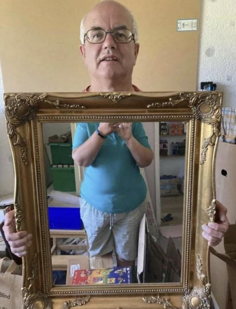 people selling mirrors - Blind