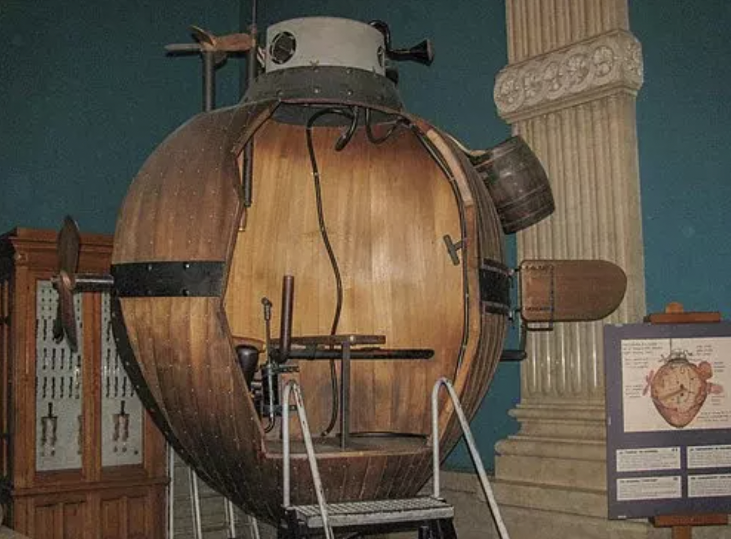 Recognizing that fully functioning submarine might not happen in his lifetime, da Vinci tried his hand at a submersible shell. Looking more like a hand grenade than anything else, the design is similar to early submersibles that were actually built. Still, what does going down in this thing really accomplish?