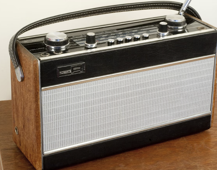 old analogue radio