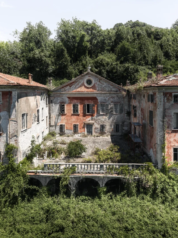 Abandoned 400-year-old estate in Italy that was home to the youngest sister of Napoleon Bonaparte.