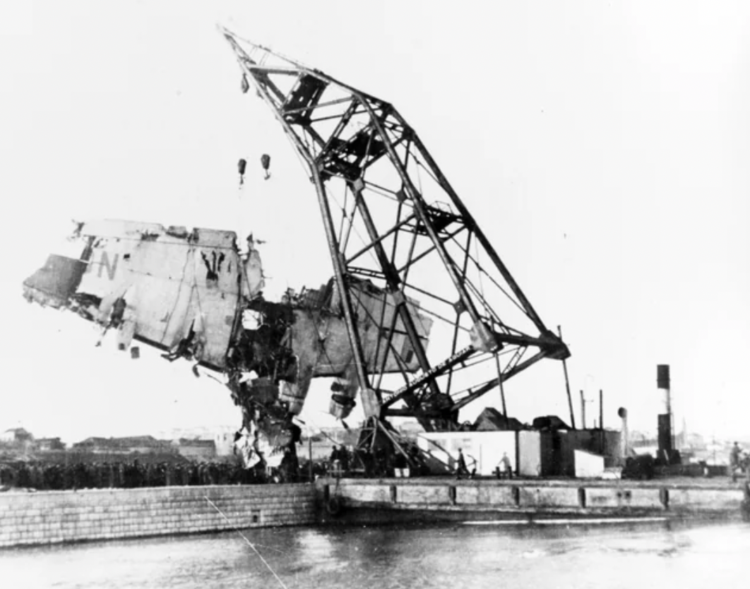 crane vessel floating