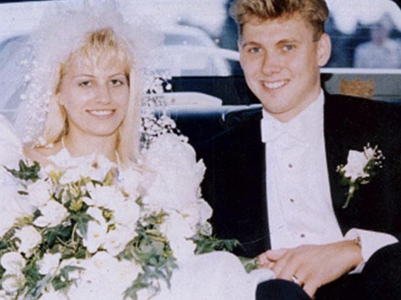 Paul Bernardo and Karla Homolka at their wedding at the same time one of their victims was being discovered.
